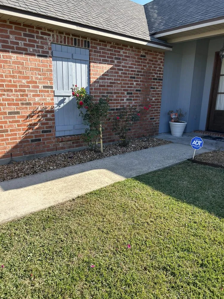 Custom landscape installation for beautiful yards in Carencro, LA by C & J Lawn Care