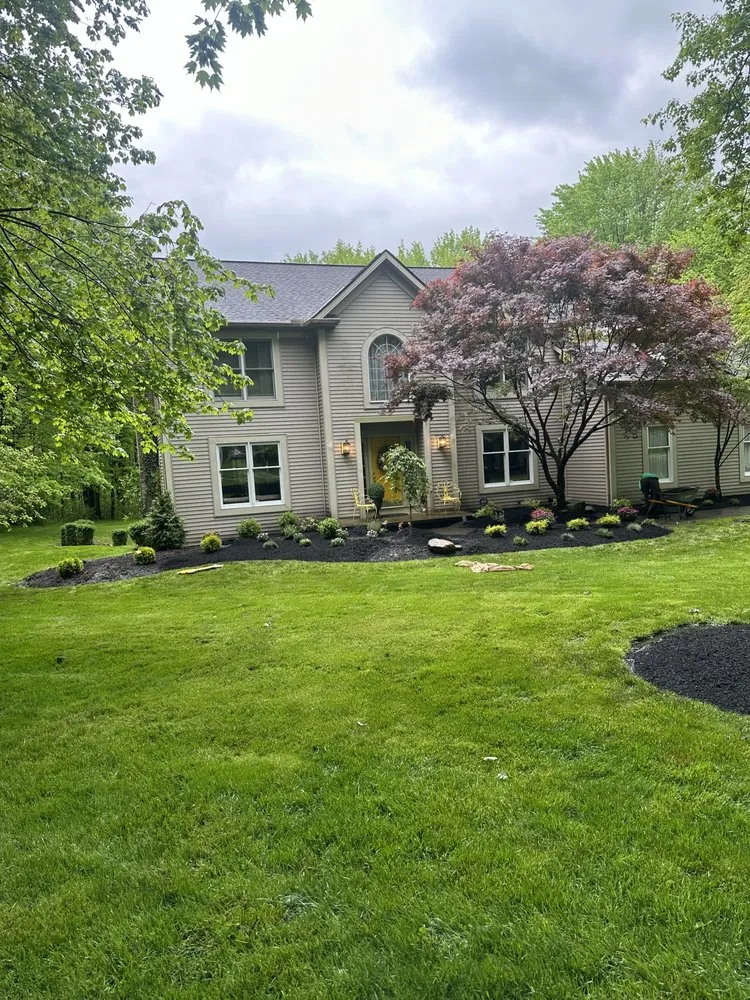 Expert lawn mowing service in Lakewood, OH - C & M Landscaping
