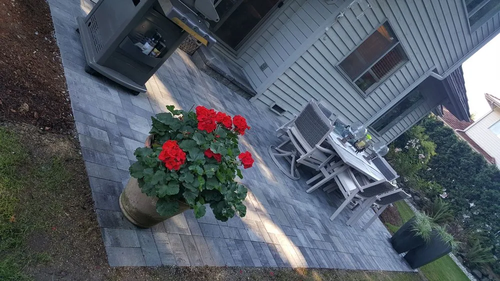 Affordable lawn mowing service in Woodinville, WA - C & N Professional Landscaping