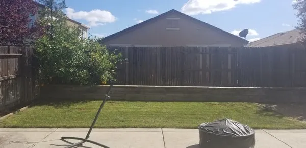 C & R Landscape Logo