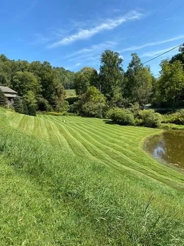 Reliable garden landscaping for year-round maintenance in Pikeville, TN by C & R landscaping