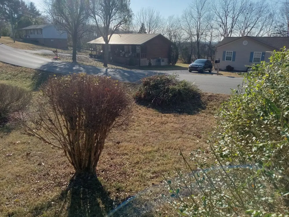 Top-rated yard cleanup service in Sweetwater, TN - C & T Lawncare And Landscaping