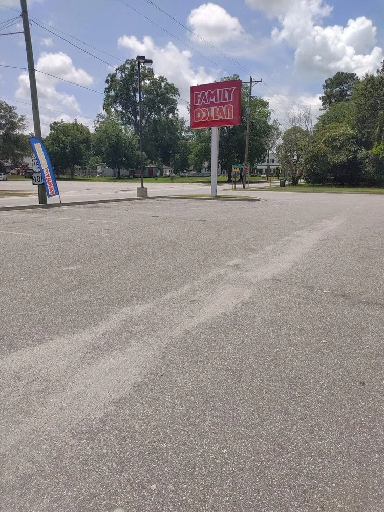 Trusted yard cleanup service in Raeford, NC - C and M Services Lawncare