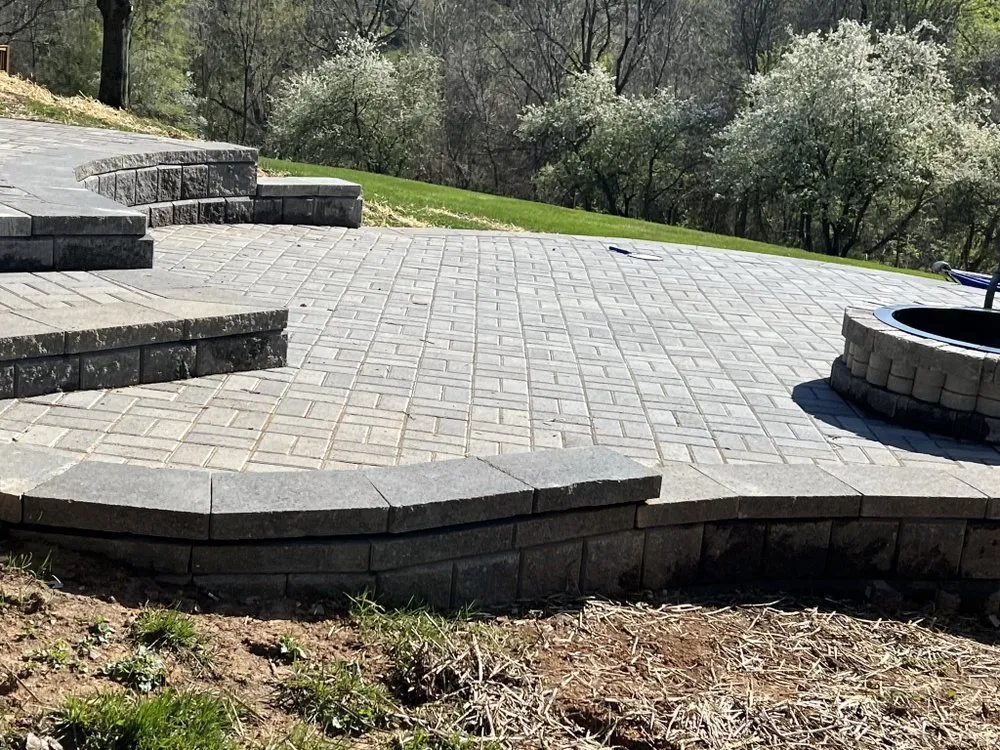 Professional yard maintenance in Louisville, KY - C Denny Landscaping