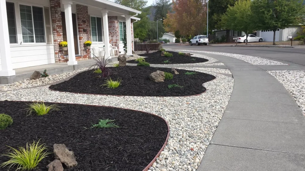 Custom lawn mowing service near you in Santa Rosa, CA by C Lopez Yard Maintenance