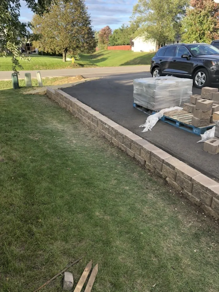 Custom yard maintenance in Rockford, IL - C M Debonair Garden