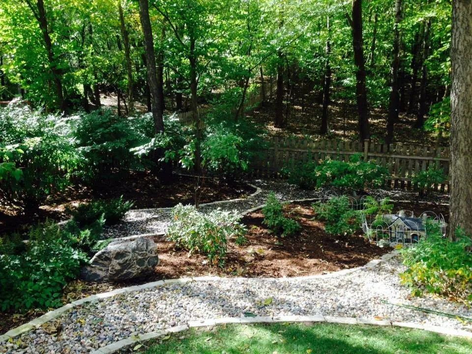 Custom garden landscaping experts serving Eden Prairie, MN - C N'R Lawn N' Landscape