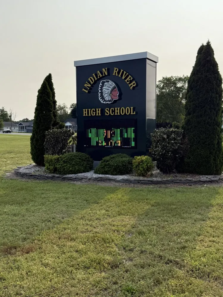 Professional yard maintenance in Frankford, DE by C R Walters Landscape & Aquatic Design