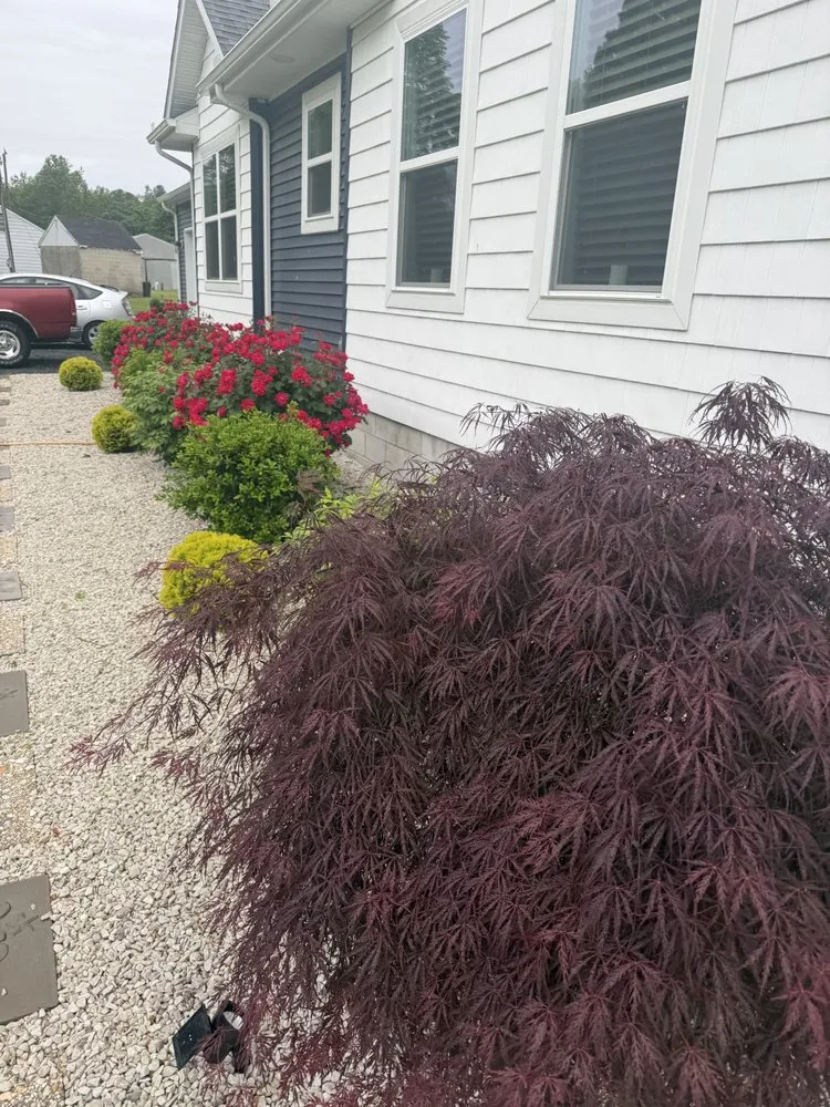 Custom yard maintenance in Frankford, DE by C R Walters Landscape & Aquatic Design