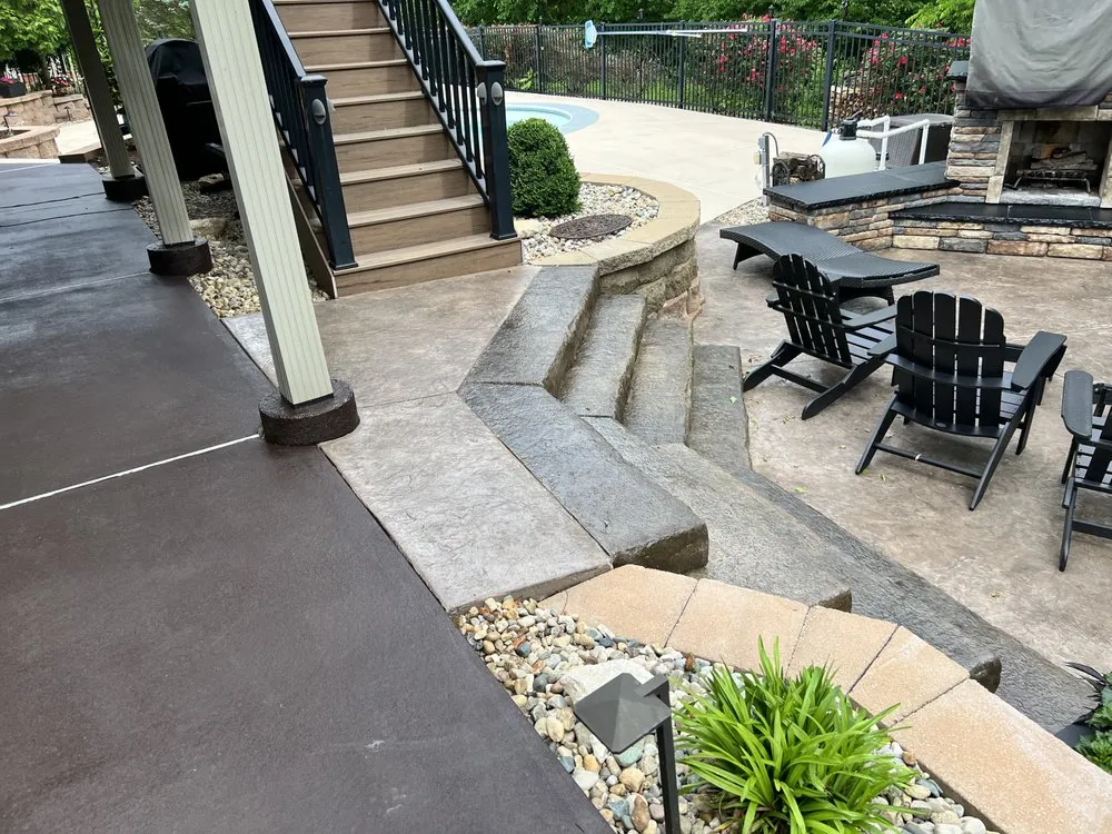 Custom garden landscaping in Chesterfield, MO - CA Creations
