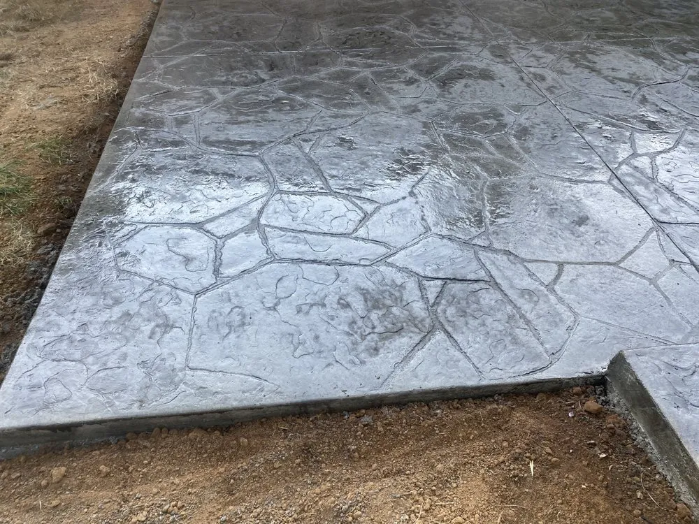 Local yard maintenance for residential properties in Chesterfield, MO by CA Creations