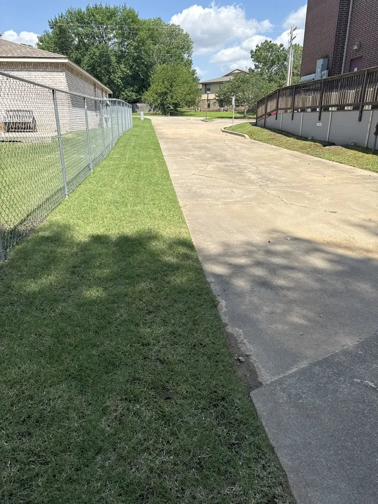 Affordable yard cleanup service in Sand Springs, OK by C&A Signature Lawns