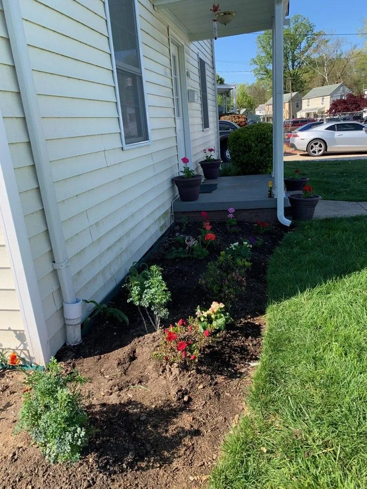 Top-rated lawn mowing service in University PA, MD - Caal Services