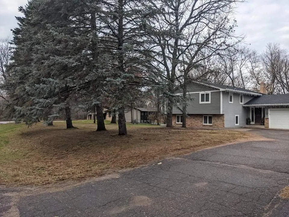 Professional lawn mowing service in Blaine, MN - Cabdor