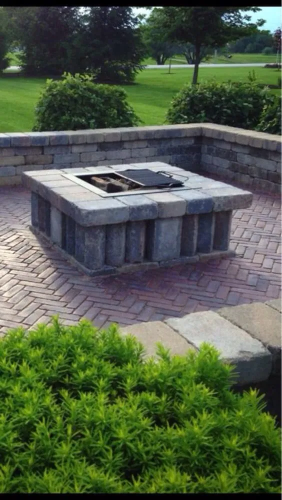 Professional residential landscaping in Moline, IL - Cable Lawnscape