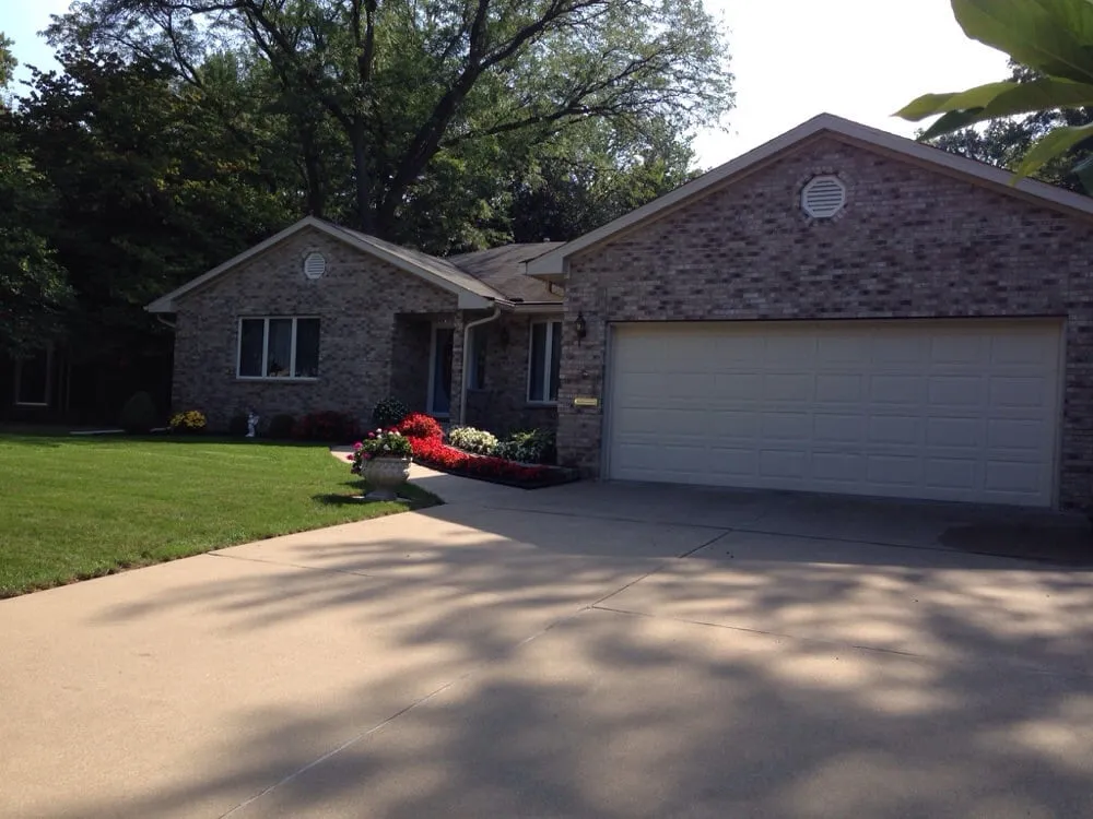 Local yard maintenance experts serving Moline, IL - Cable Lawnscape