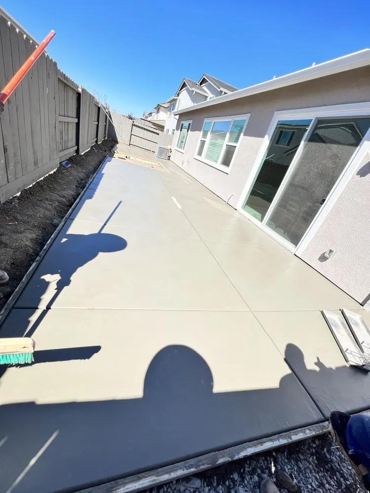 Custom landscaping services for year-round maintenance across Sacramento, CA - Cabrera Concrete & Landscape