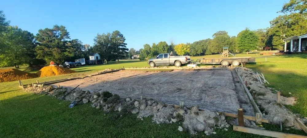 Expert yard cleanup service for homes in Pontotoc, MS by Cabrera's Landscapes