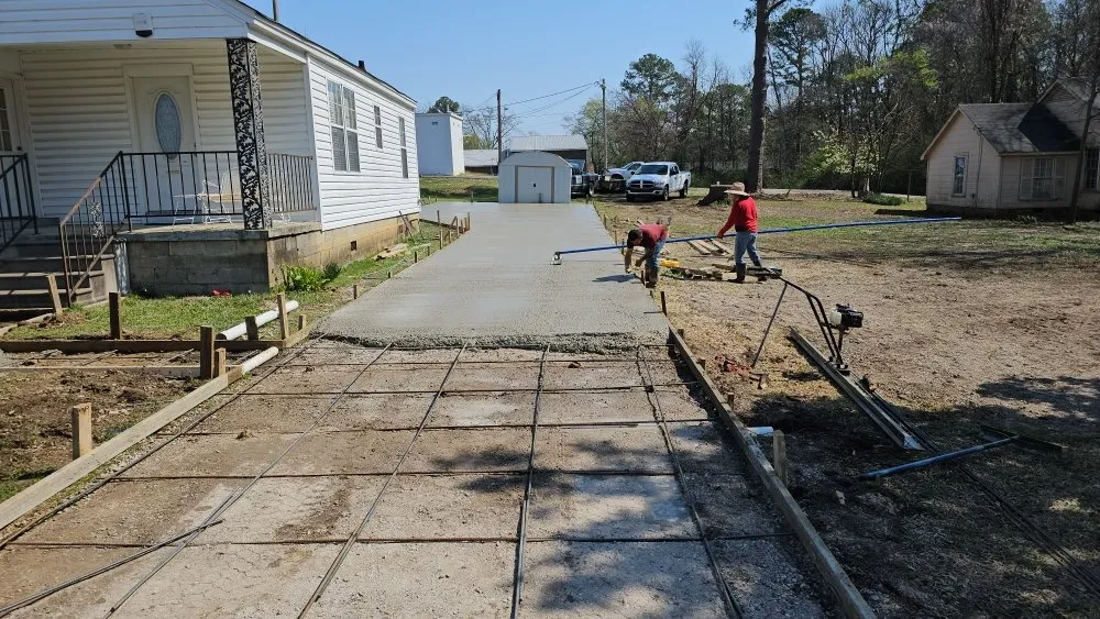 Custom yard cleanup service in Pontotoc, MS by Cabrera's Landscapes