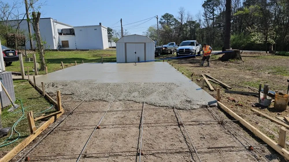 Expert outdoor landscaping for homes across Pontotoc, MS - Cabrera's Landscapes