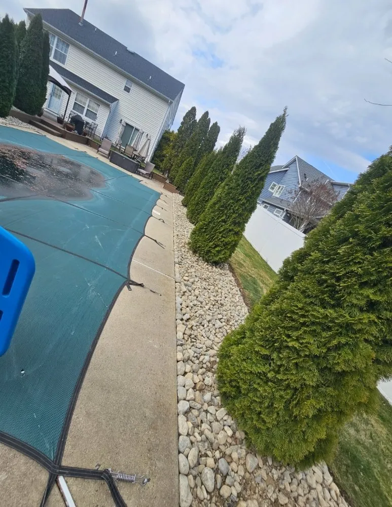 Custom lawn care service experts serving Municipio de Howell, NJ - Cabu Landscaping