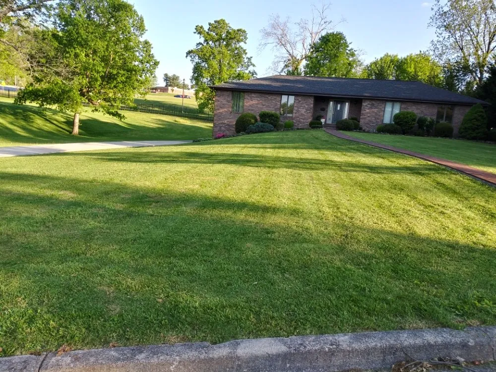 Top-rated garden landscaping in Johnson City, TN by Cadco Lawn Care