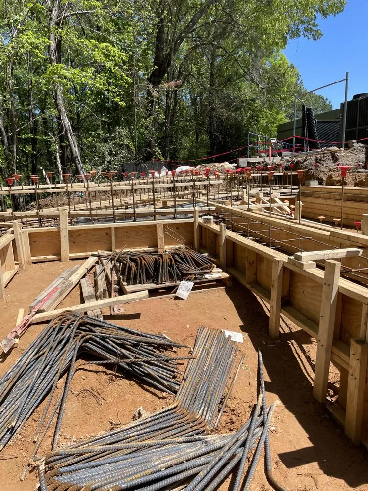 Reliable yard cleanup service experts serving Birmingham, AL - CAG Concrete & Lanscaping Services