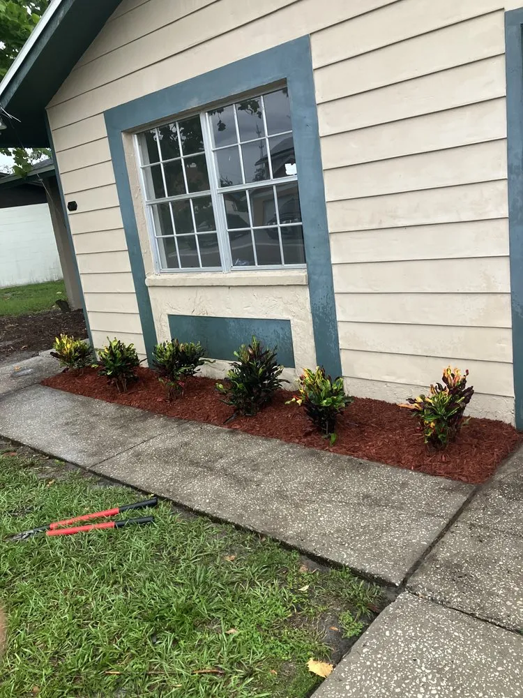 Reliable outdoor landscaping for beautiful yards in Eagle Lake, FL by Cage’s Lawn Care