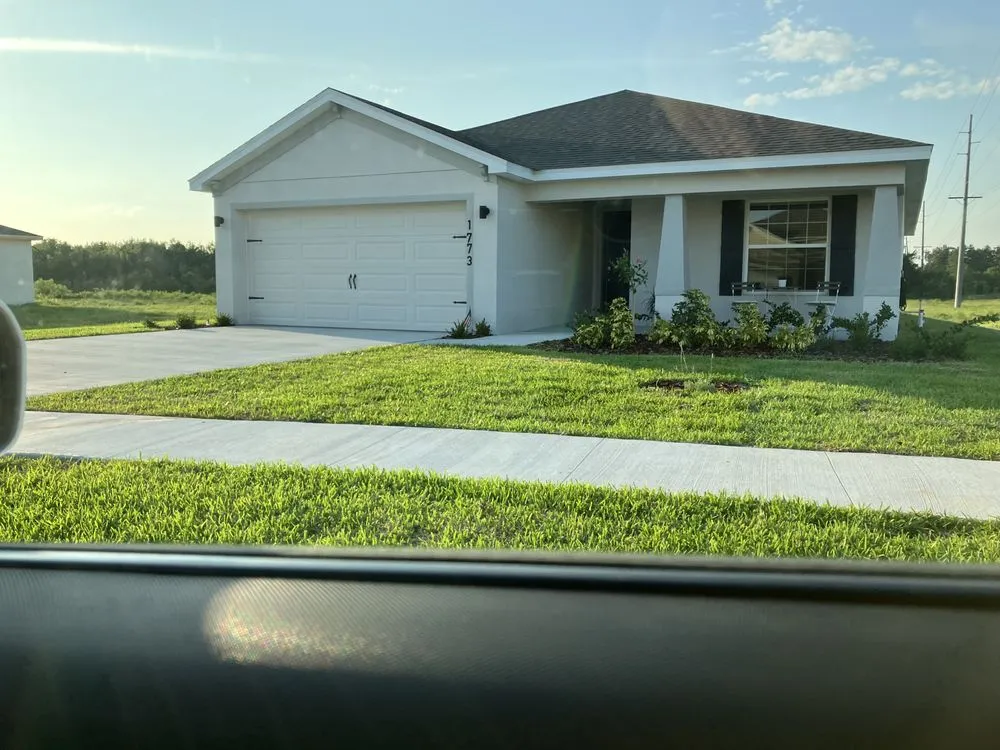 Custom residential landscaping in Eagle Lake, FL - Cage’s Lawn Care