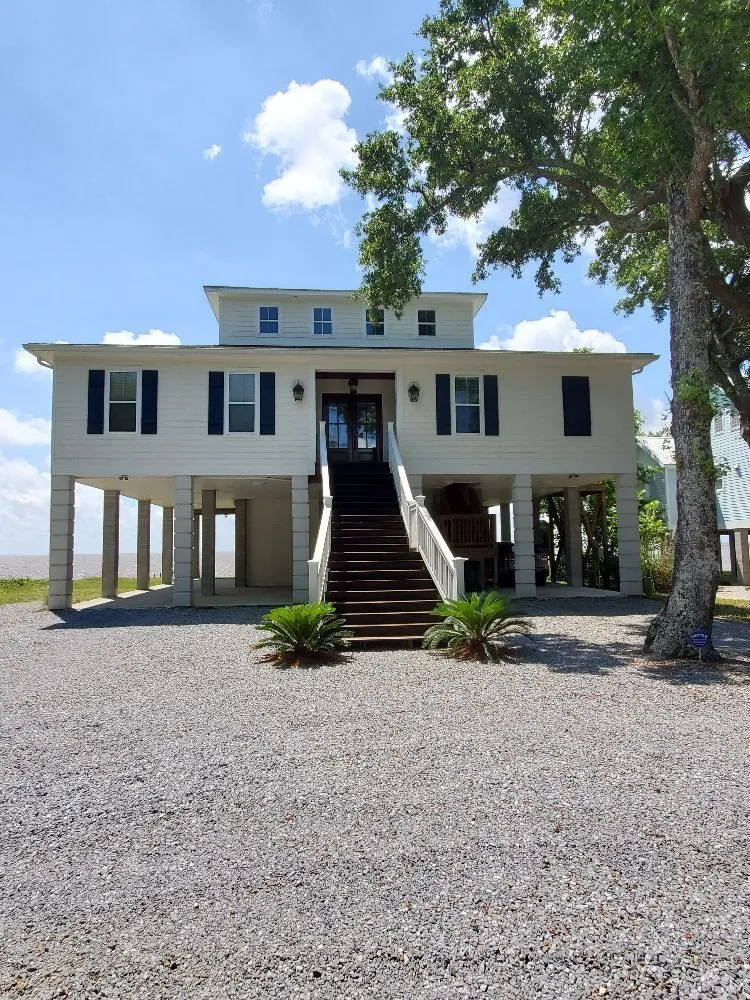 Professional garden landscaping experts serving Ocean Springs, MS - Cajun Clippins