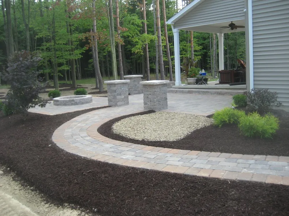 Expert yard cleanup service in North Royalton, OH by Calanni Landscaping