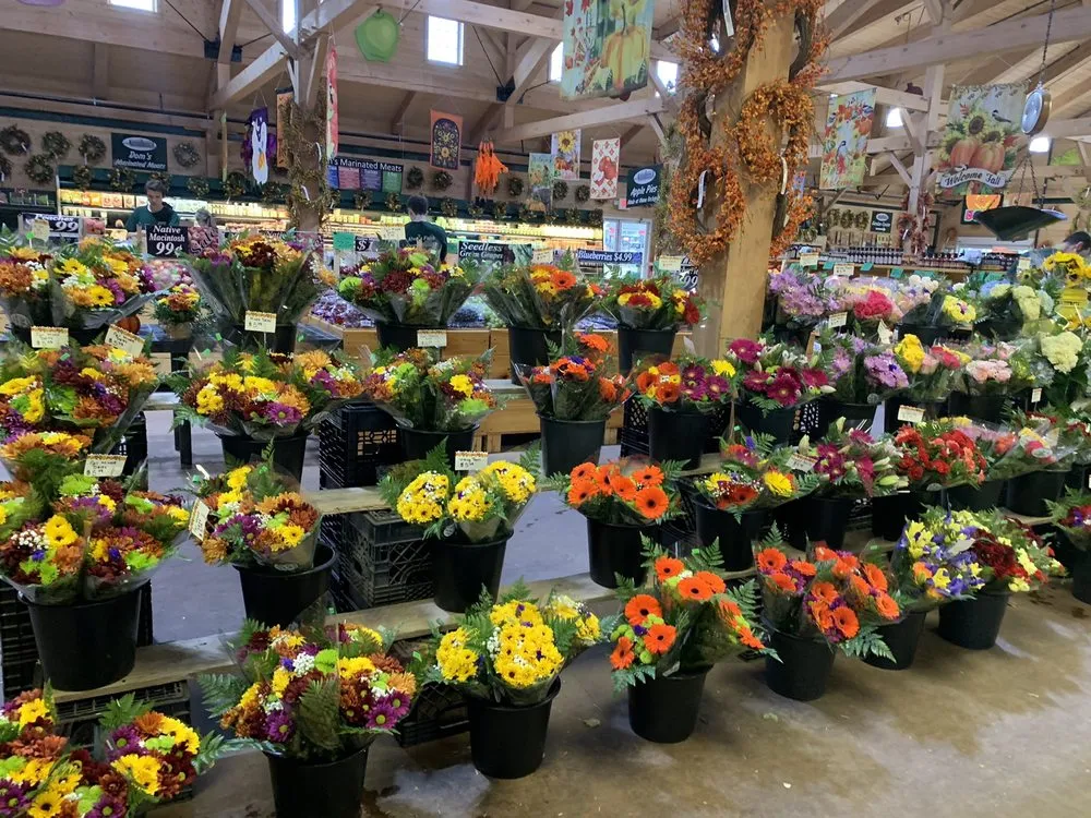 Reliable yard cleanup service with custom design across Reading, MA - Calareso's Farm Stand