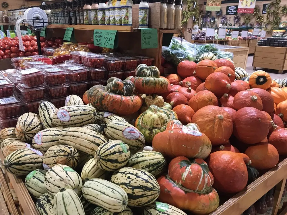 Affordable yard maintenance experts serving Reading, MA - Calareso's Farm Stand