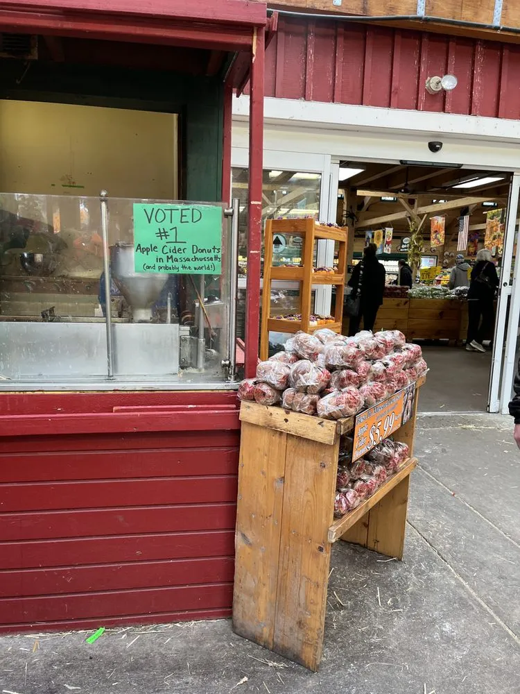 Local garden landscaping in Reading, MA - Calareso's Farm Stand