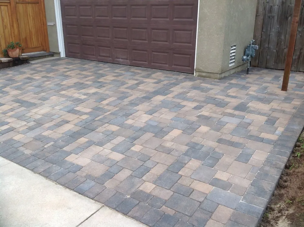 Trusted yard maintenance with custom design in San Diego, CA by Calderon's Landscape