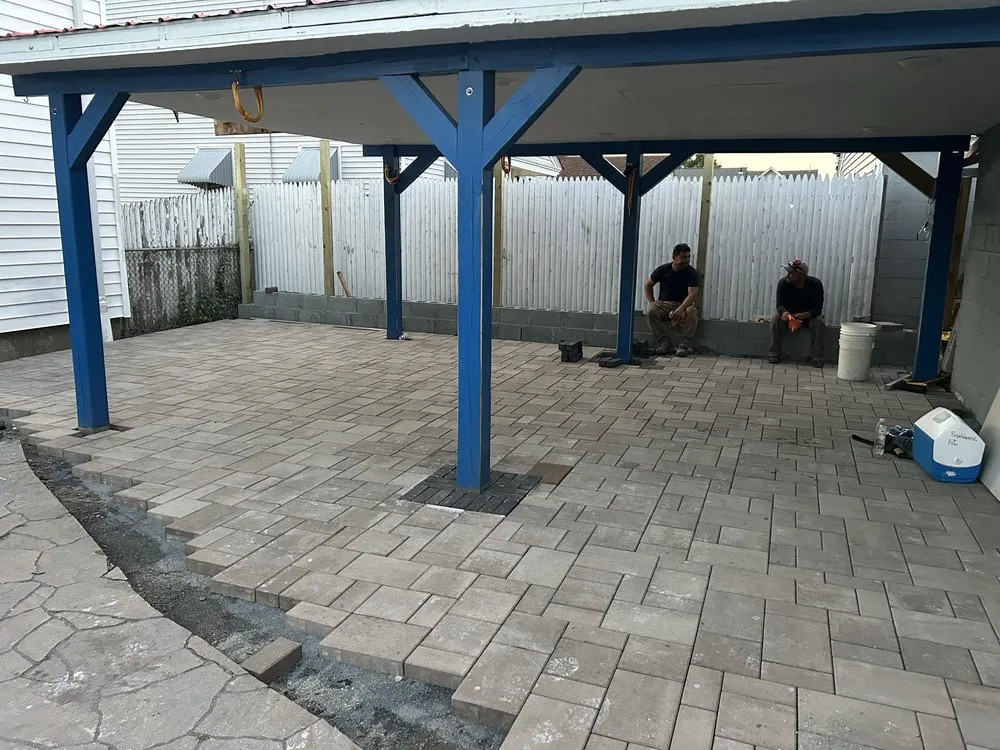 Expert lawn mowing service experts serving Providence, RI - Caleb Carrillo’s Construction