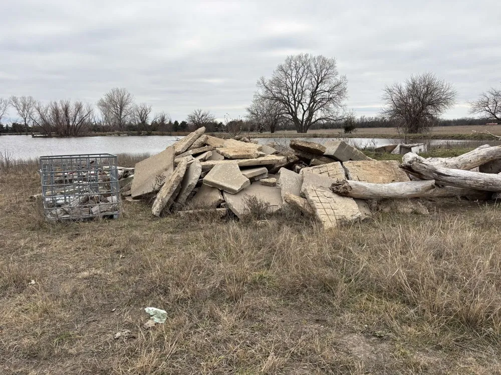 Affordable yard maintenance in Wichita, KS - Calef Hauling Services