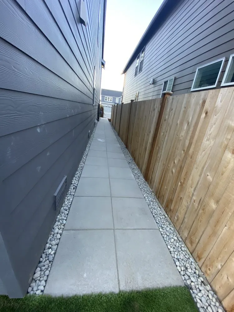 Top-rated lawn mowing service for beautiful yards in Seattle, WA by Calel’s Landscape