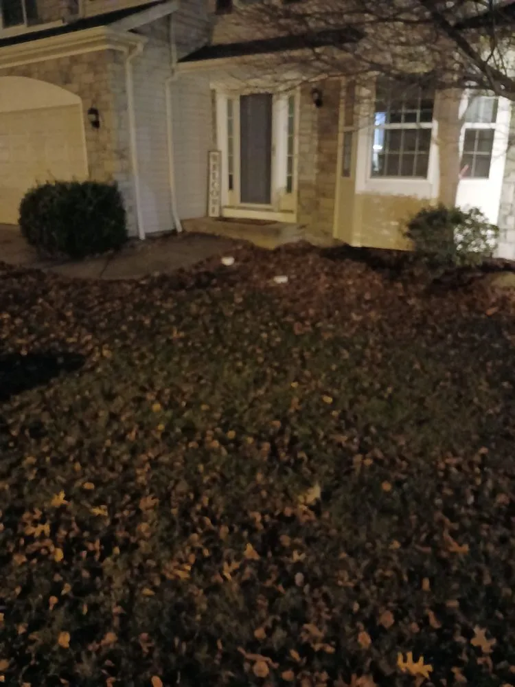 Custom garden landscaping in Middleburg Heights, OH by Cale’s Landscape