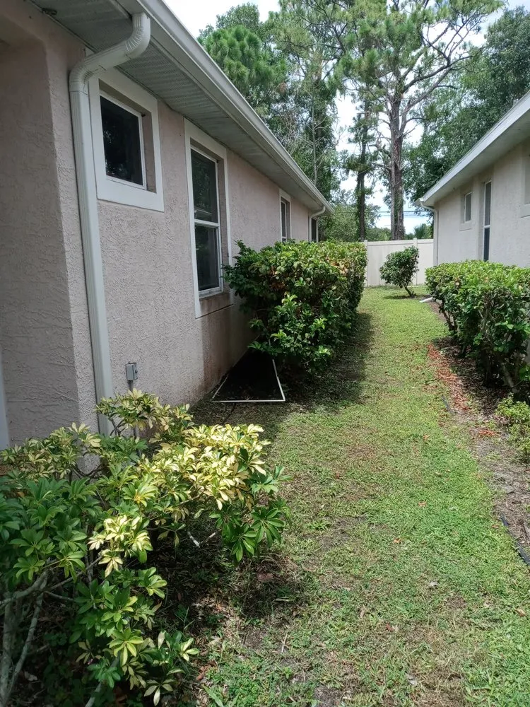 Custom landscape design experts serving Bradenton, FL - Calhoun and Son's Lawn Care