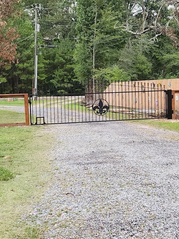 Trusted garden landscaping for residential properties in Kentwood, LA by Calhoun Fencing & Carpentry work