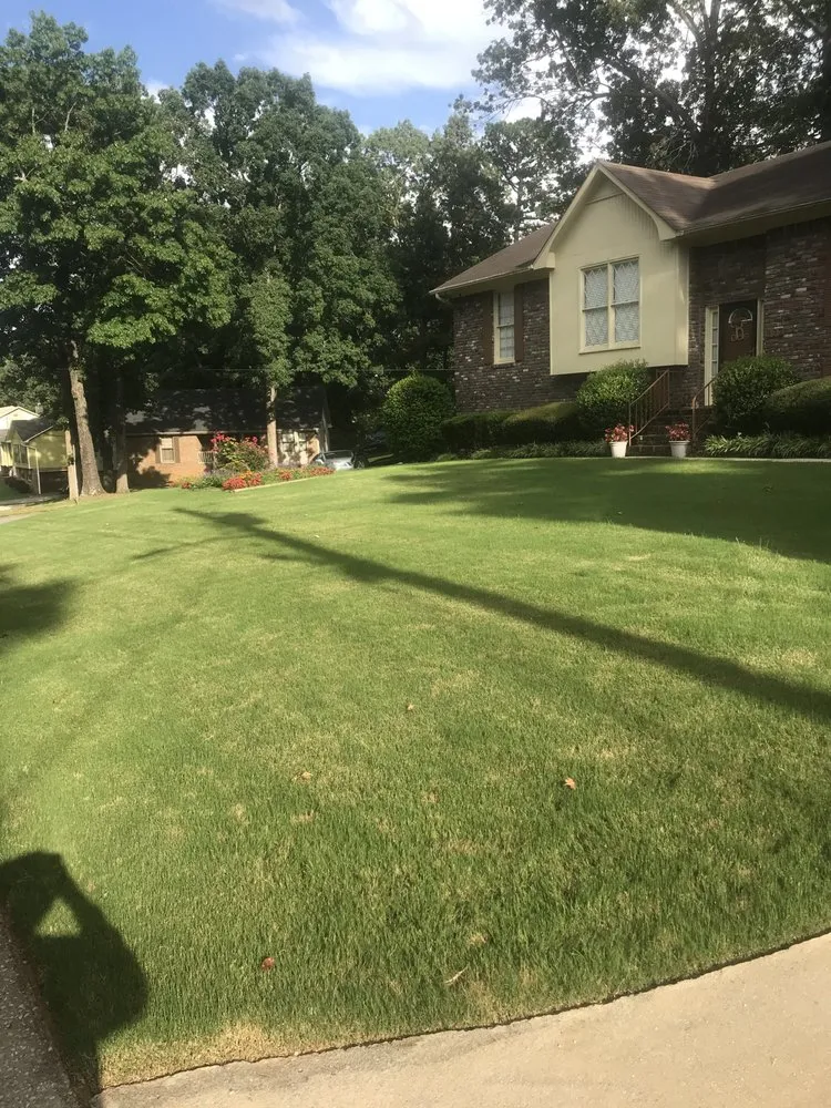 Professional lawn mowing service in Birmingham, AL - Calhoun’s Residential Service