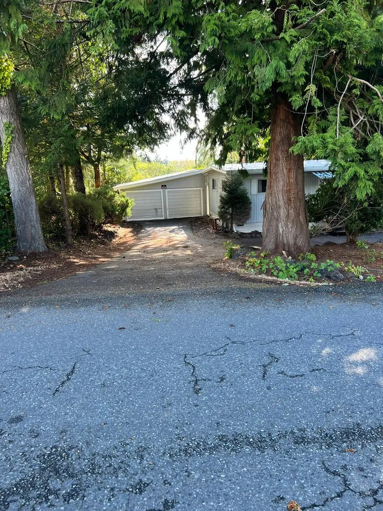 Local yard maintenance in Bremerton, WA by Cali Landscaping