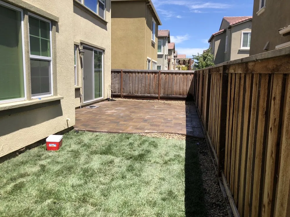 Affordable yard cleanup service in Redwood City, CA - Califas Fencing & Landscape