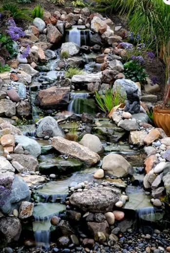 Custom residential landscaping in Brentwood, CA by California Aqua Pros