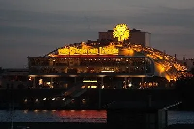 Reliable lawn mowing service for residential properties across Brentwood, CA - California Aqua Pros