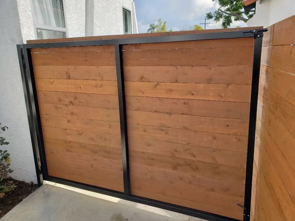 Reliable yard cleanup service in Los Angeles, CA by California Artscaping and Design