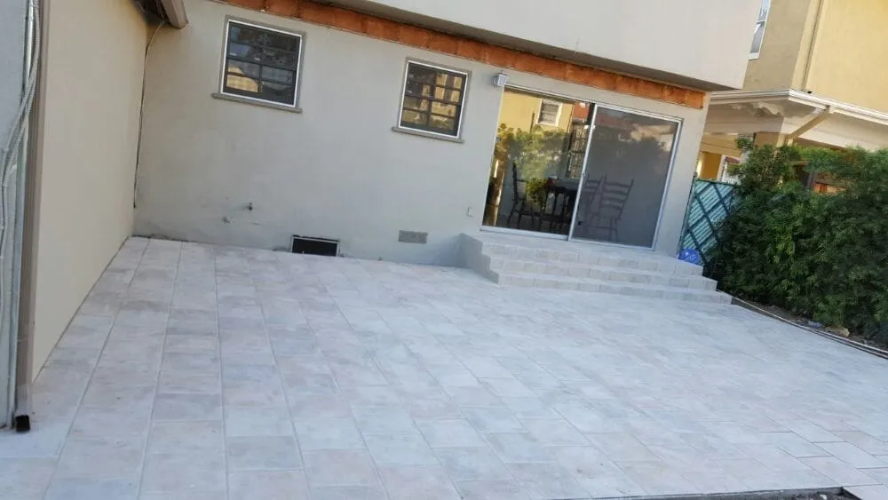 Professional lawn care service experts serving Los Angeles, CA - California Artscaping and Design