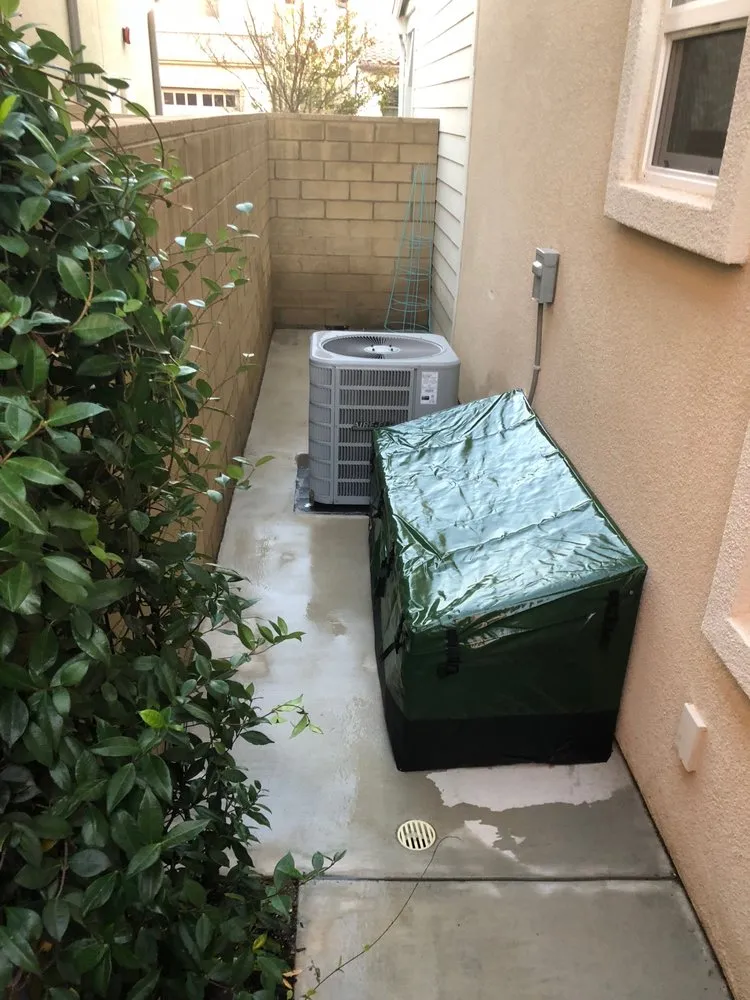 Top-rated yard cleanup service experts serving Santa Ana, CA - California Coast Contracting