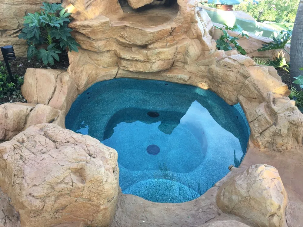 Custom yard maintenance in Sylmar, CA - California Creations